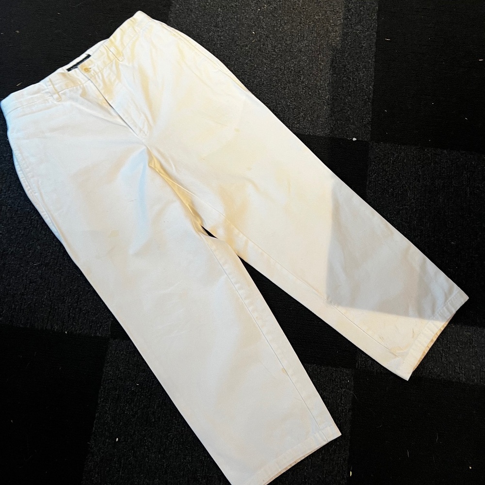 Men’s white cotton summer pants from Banana Republic